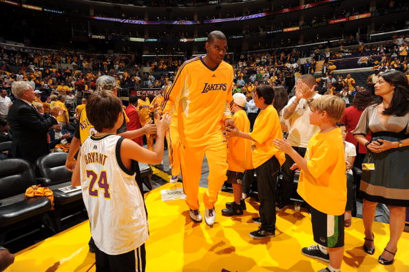 功臣是谁 功臣是谁